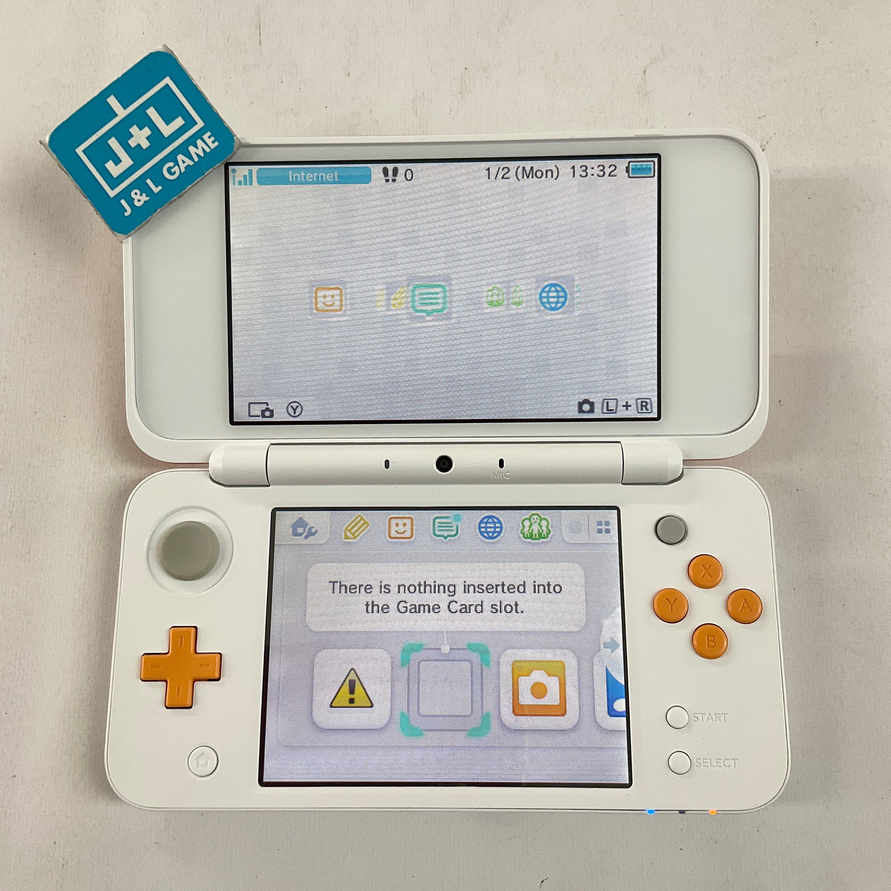 New Nintendo 2DS XL Console (White + Orange) - Nintendo 3DS [Pre-Owned] CONSOLE Nintendo
