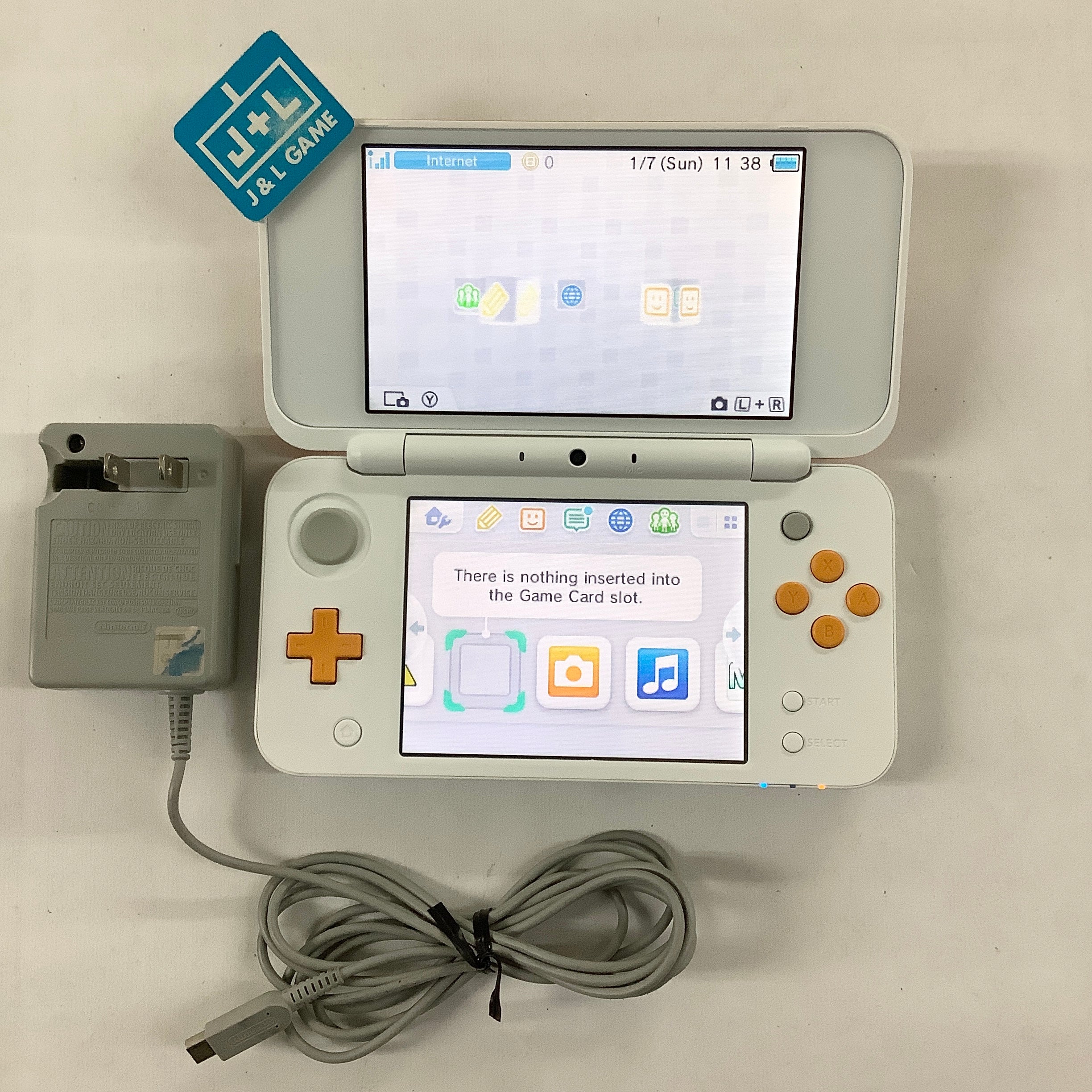 New Nintendo 2DS XL Console (White + Orange) - Nintendo 3DS [Pre-Owned] CONSOLE Nintendo