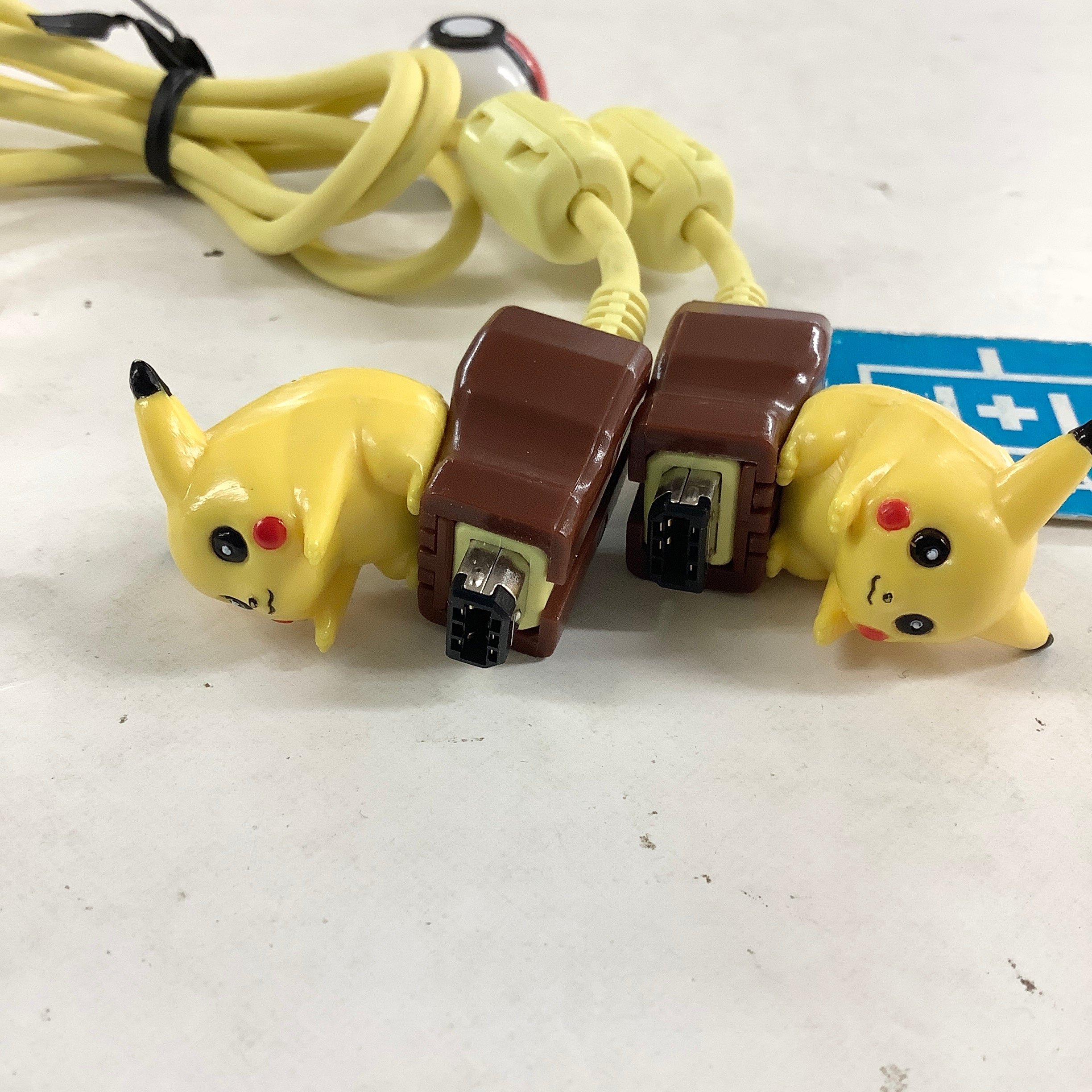 Kemco Link Cable (Pikachu Yellow) - (GBC) Game Boy Color [Pre-Owned] Accessories Kemco