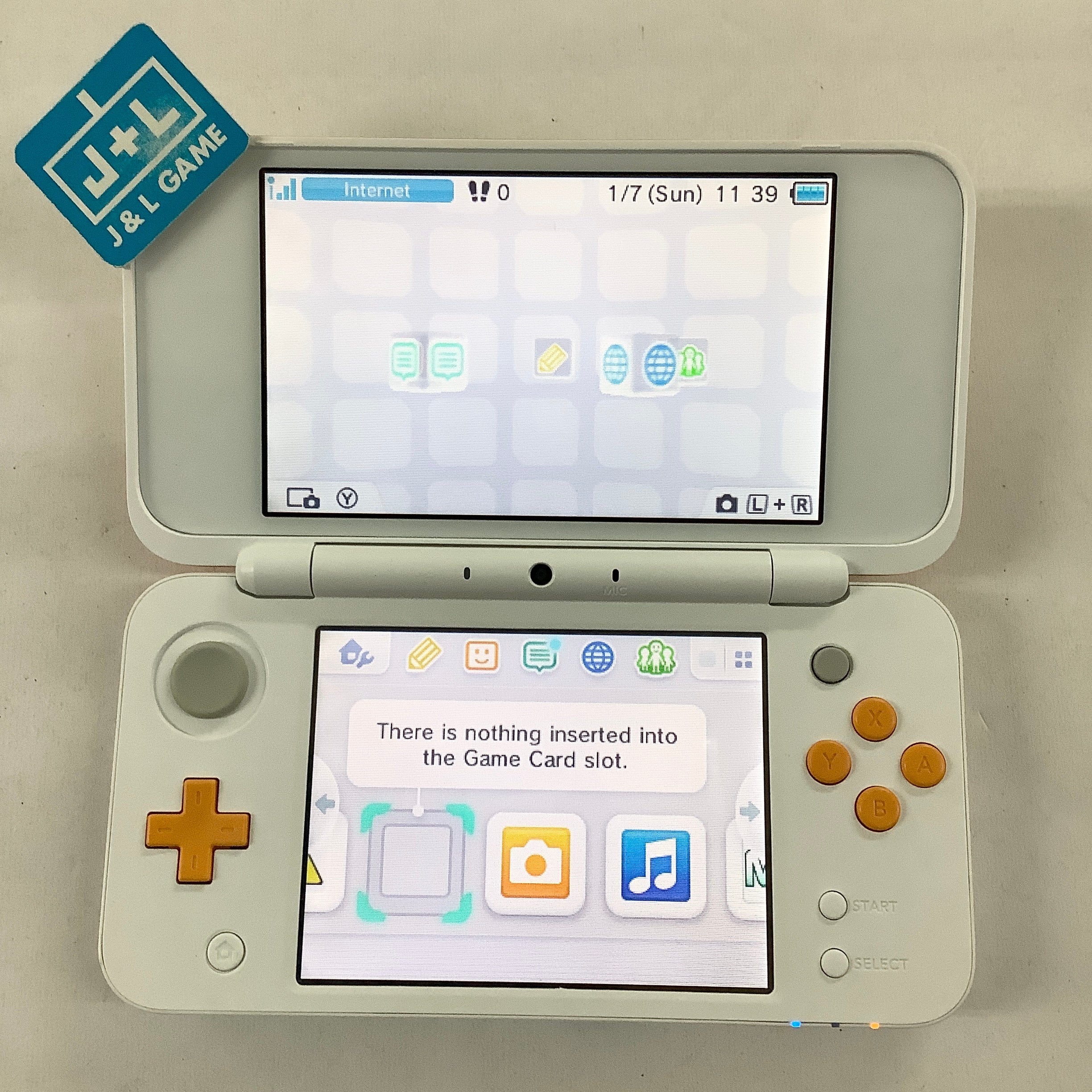 New Nintendo 2DS XL Console (White + Orange) - Nintendo 3DS [Pre-Owned] CONSOLE Nintendo