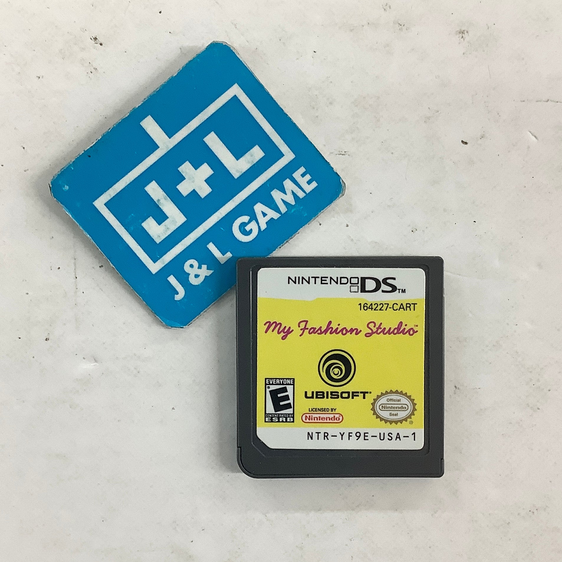 My Fashion Studio - (NDS) Nintendo DS [Pre-Owned] Video Games Ubisoft