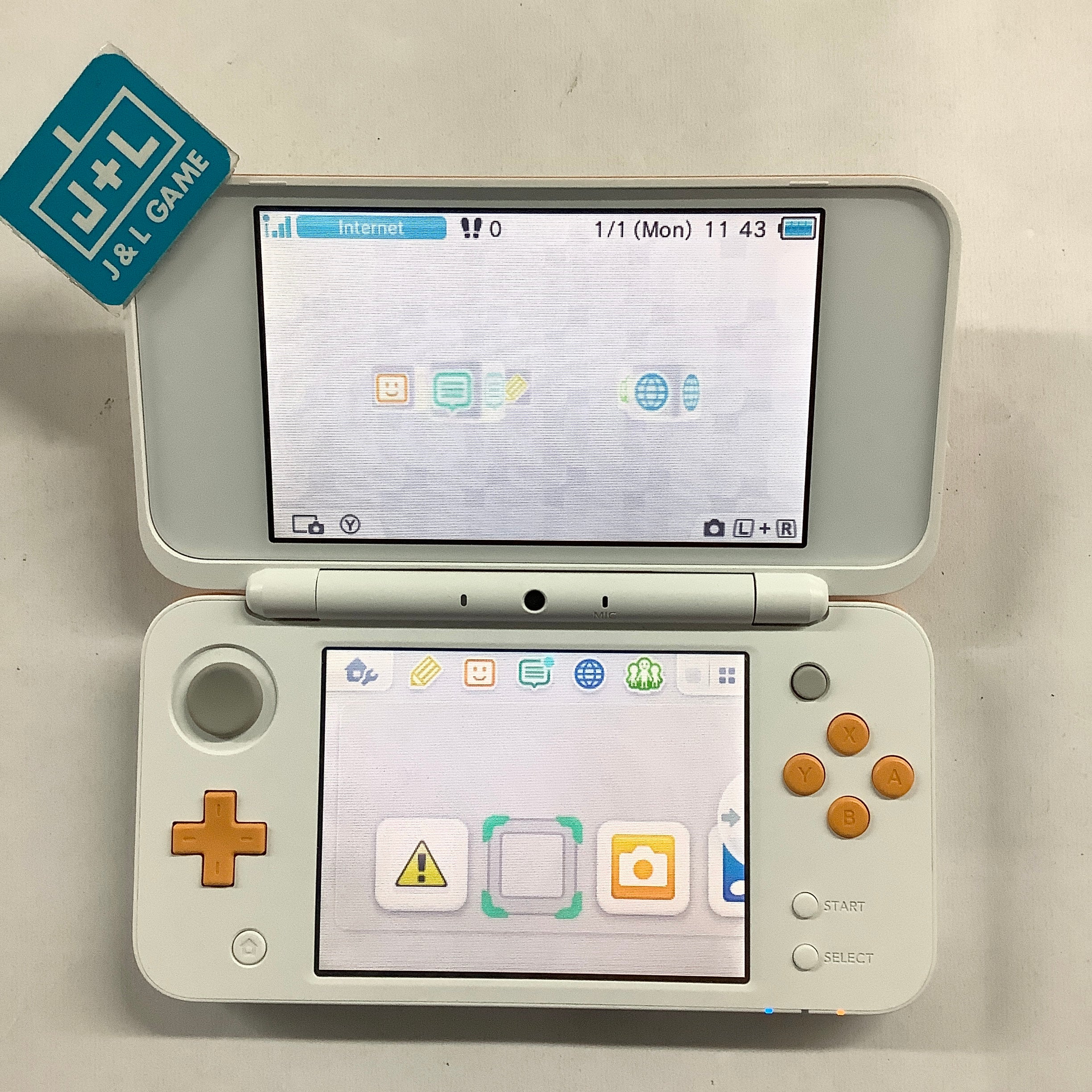 New Nintendo 2DS XL Console (White + Orange) - Nintendo 3DS [Pre